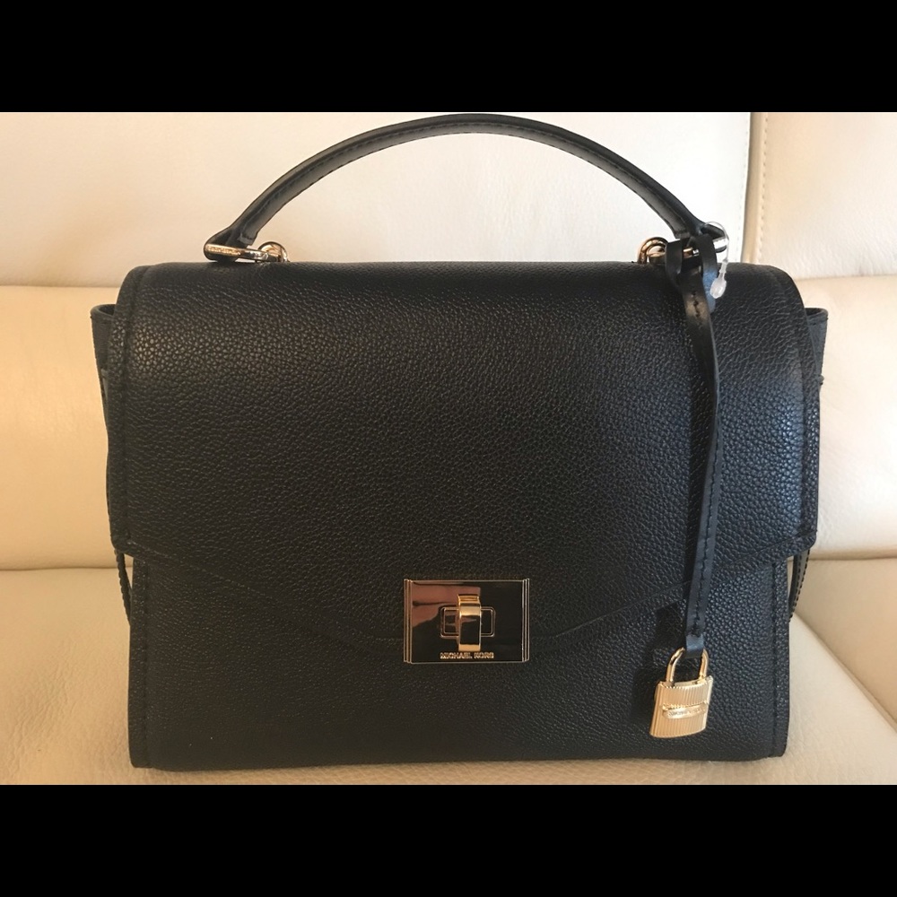 MICHAEL KORS Medium Messenger